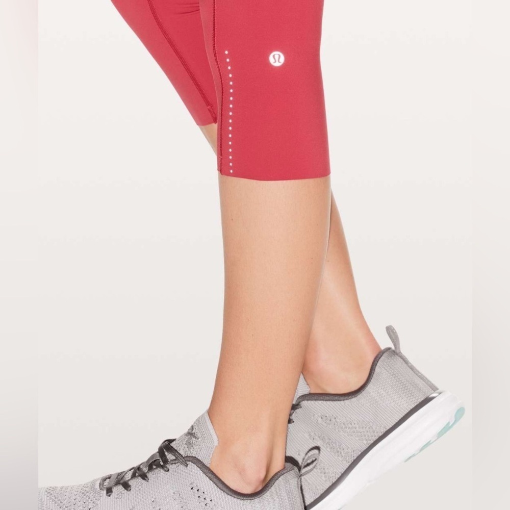Lululemon- Fast & Free Crop II * Nulux *19- Size 10 - Picture 3 of 8